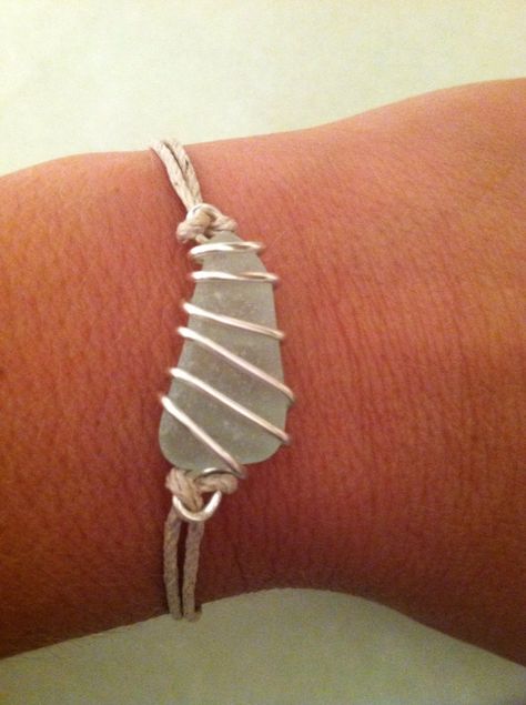 Sea Glass Necklace Wire Wrapped, Sea Glass Wrapping, Sea Glass Bracelet Diy, Seaglass Bracelet Diy, Sea Glass Bracelets, How To Wire Wrap Crystals Tutorials, How To Make Sea Glass Jewelry, Seaglass Jewelry Diy, Sea Glass Jewellery