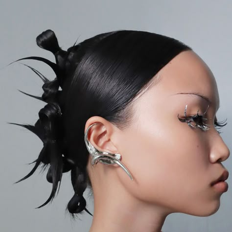 Makeup by @minnietriesmakeup and Hair by @fangta.hair Haute Couture Hairstyles, Editorial Earrings, Haute Couture Hair, Editorial Hairstyles, Futuristic Hair, Futuristic Y2k, Portrait Makeup, Modern Shag Haircut, Modern Shag