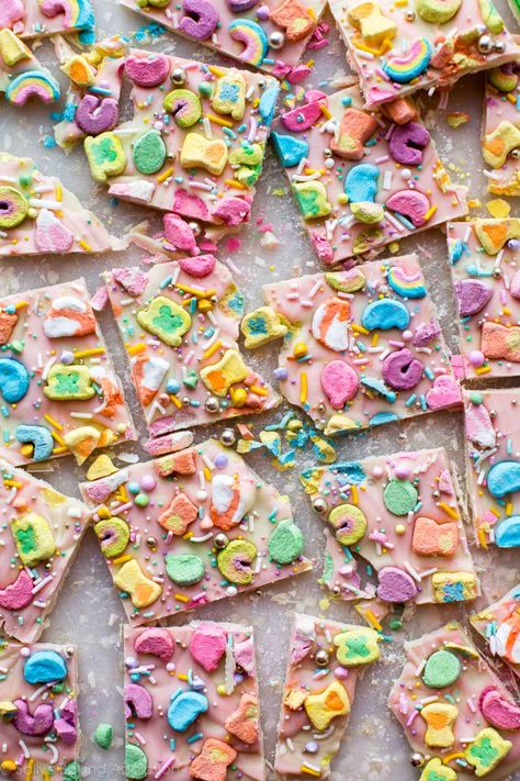 Lucky Charms Recipes, Choc Bark, Fruity Pebbles Cheesecake, Lucky Charms Treats, Beyond Frosting, Stomach Growling, Lucky Charms Marshmallows, Easy Candy Recipes, White Chocolate Bark