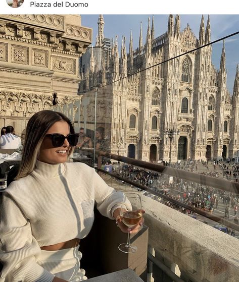 Milano Photo Ideas, Milan Photo Ideas, Milan Italy Outfit, Milano Outfit, Milan Instagram, Milan Outfits, Italy Summer Outfits, Milan Duomo, September Outfits