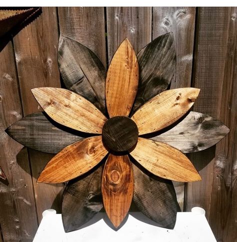 Wood Decorating Ideas, Country Craft Ideas, Wooden Sunflower, Metal Flowers Garden, Wood Sunflower, Rustic Wood Crafts, Metal Flower Wall Art, Dad Crafts, Wood Yard Art