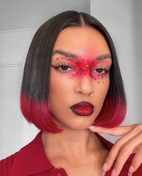 Short bob hairstyle with red balayage Red embellished eye makeup look with red eyeshadow Balayage Red, Red Eyeshadow Look, Film Makeup, Blood Makeup, Red Makeup Looks, Gem Makeup, Face Rhinestones, Cut Crease Eyeshadow, Red Eye Makeup