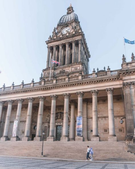 Leeds Town Hall is one of the best examples of Victorian architecture in Leeds Leeds Architecture, Photography Buildings, Environment Photography, England Travel Guide, Leeds England, Most Instagrammable Places, Full Time Travel, Victorian Architecture, Instagrammable Places