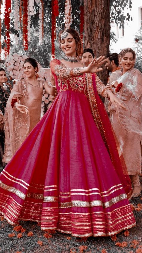 Wedding Bridal Outfit, Bridal Outfit Ideas, Shadi Dresses, Maya Ali, Anarkali Dress Pattern, Long Frock, Bridal Dresses Pakistan, Pakistani Wedding Outfits, Bridal Outfit