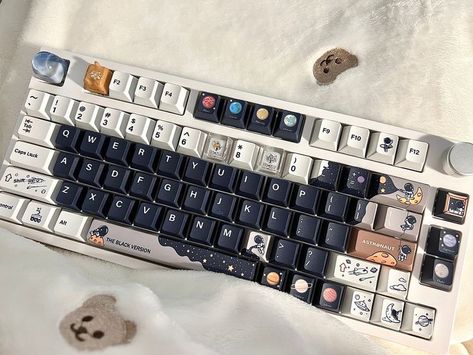 Key Caps Keyboard Aesthetic, Custom Keyboard Ideas, Custom Key Caps, Cute Key Caps, Pretty Keyboard, Cool Keyboards, Space Keyboard, Key Caps Keyboard, Custom Keyboard Keycaps