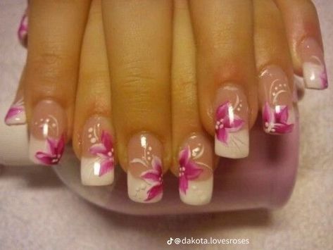 Early 2000s Nail Designs, Flower Toe Nails, Aloha Nails, 2000s Nails, Sheer Nails, Exotic Nails, Pretty Gel Nails, Really Cute Nails, Nail Ring