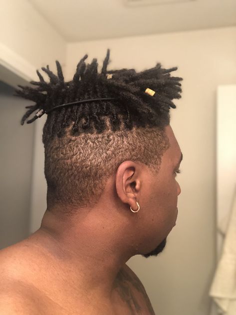 High Top Loc Styles, August Alsina Hair, High Top Dreads, Dreads Short Hair, Loc Nation, Hair Twists Black, Braid Styles For Men, Hair Twists, Locs Styles