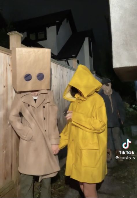 Little Nightmares Halloween Costume, Little Nightmares Costume, Little Nightmares Cosplay, Six Cosplay, Mono Little Nightmares, Six Little Nightmares, Couples Cosplay, Nightmare Night, Paper Bag Design