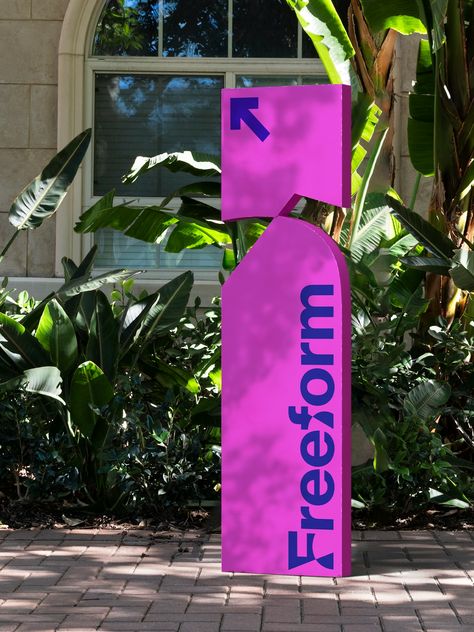 Signage Colorful, Event Wayfinding, Creative Signage, Way Finding Design, Fun Signage, Wayfinding Signage Design, Signage Signs, Directional Signage, Wayfinding Signs