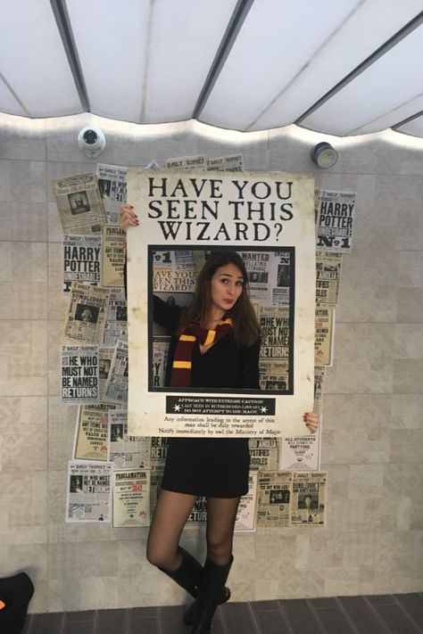 Harry Potter Backdrop Photo Booths, Harry Potter Theme Bday Party, Halloween Party Harry Potter, Harry Potter Party Invite, Harry Potter Party Halloween, Harry Potter Themed Graduation Party, Harry Potter Booth Ideas, Harry Potter Graduation Party Ideas, Harry Potter Yard Decor