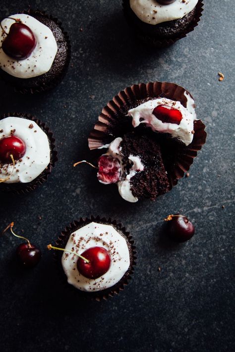 Vegan Black Forest, Magic Muffins, Chocolate Cherry Cupcakes, Forest Cupcakes, Vegan Cupcake, Black Forest Cupcakes, Chocolate Cupcakes Filled, Black Forest Gateau, Christmas Spread