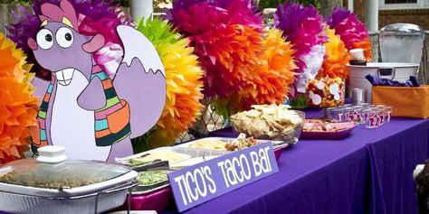 Hosting a Dora the Explorer birthday party? Check out this Tico Taco Bar! Such a fun way to serve lunch or dinner to your party guests. #dora #doratheexplorer #birthday #birthdayparty #ticotacobar #tacobar #partyfoodideas #partyfood #tacobuffet #doratheexplorerparty #partyideas #craftgossip Diego Dora, Taco Buffet, Dora The Explorer Birthday Party, Explorer Party, Explorer Birthday Party, Dora Party, Dora Diego, Dora Birthday, 2nd Birthday Party For Girl