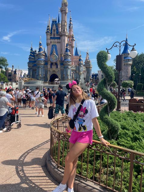 Disneyworld Outfits, Disney Outfit Ideas, Disney Park Outfit, Disney Poses, Disney Trip Outfits, Disney Outfits Women, Theme Park Outfits, Disney Themed Outfits, Cute Disney Outfits