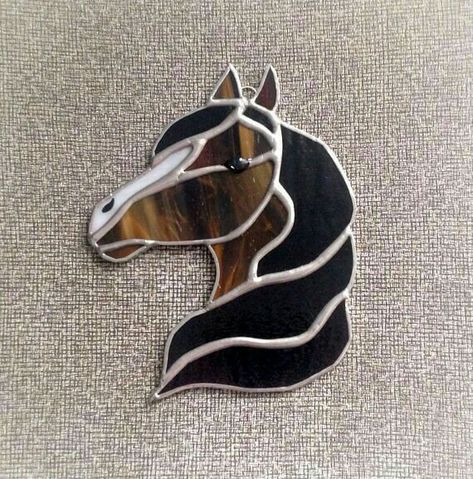 Stained Glass Horse, Stained Glass Patterns Free, Decor Western, Making Stained Glass, Stained Glass Decor, Stained Glass Ornaments, Stained Glass Jewelry, زجاج ملون, Horse Horse