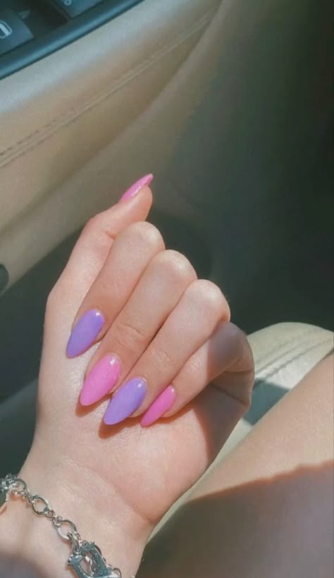 Solid Color Acrylic Nails, Purple And Pink Nails, Nail Art Designs For Beginners, Nail 2023, Violet Nails, Easy Nail Art Designs, Purple Acrylic Nails, Solid Color Nails, Acrylic Nails Coffin Pink