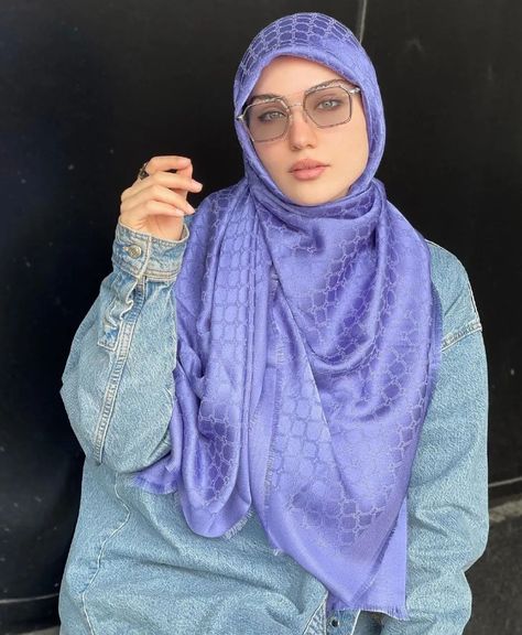 Beau Hijab, Maison Kurkdjian, Tehran Street, Tehran Street Style, Islam Hijab, Simple Hijab Tutorial, Square Hijab, Iranian Women Fashion, Iranian Women