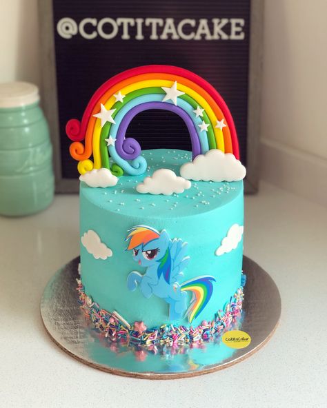 Rainbow Dash Birthday Cake, Rainbow Dash Cake, Rainbow Dash Birthday, Rugby Cake, Birthday Girl Ideas, Rainbow Dash Party, My Little Pony Cake, Little Pony Cake, My Little Pony Birthday Party