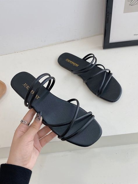 Female Sandals, Black Sandals Flat, Women Flat Sandals, Pretty Sandals, Slides Women, Quick Outfits, Fashion Sandals, Gaming Clothes, Womens Sandals Flat