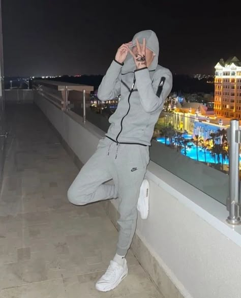 Nike Tech Boys, Roadmen Style, Drip Poses, Nike Air Tracksuit, Grey Tech Fleece, Nike Tech Fleece Men, Nike Tech Tracksuit, Nike Tech Joggers, Tech Tracksuit