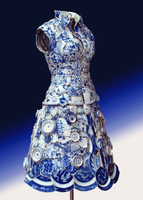 Porcelain Dress by Li Xiaofeng - Imgur Art Mannequin, Porcelain Dress, Crazy Dresses, Mannequin Art, China Dress, Dress Forms, Broken China, Delft Blue, Blue And White China