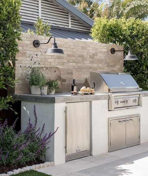 Small Backyard Remodel On A Budget, Outdoor Kitchen Against Fence, Outdoor Kitchen Bbq Area, Pergola With Outdoor Kitchen, Outdoor Barbeque Design, Modern Bbq Area Outdoor, Small Patio With Grill, Small Grill Area Ideas, Small Bbq Area