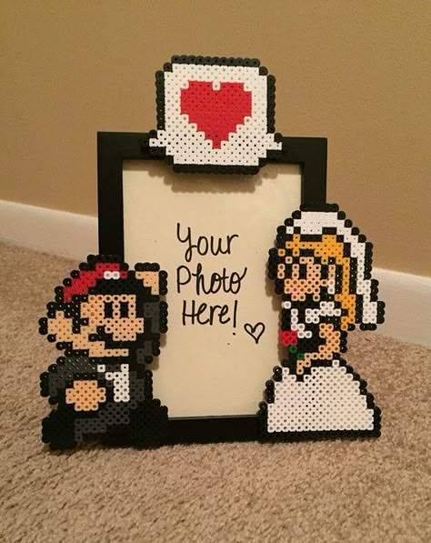 Princess Peach Wedding, Wedding Picture Frame, Mario And Princess Peach, Piskel Art, Pixel Beads, 3d Perler Bead, Fuse Bead Patterns, Perler Bead Templates, Perler Crafts