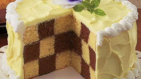 Chocolate Checkerboard Cake Recipe - BettyCrocker.com Checkerboard Cake, Rainbow Layer Cakes, Betty Crocker Cake, Inside Cake, How To Stack Cakes, Patterned Cake, Torte Cupcake, Baking Cocoa, Round Cake Pans