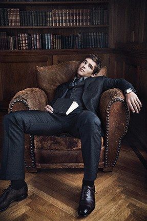 Brenton Thwaites, A Man In A Suit, Man In A Suit, Gentleman Style, Suit And Tie, Titanic, Pose Reference, Male Models, Character Inspiration