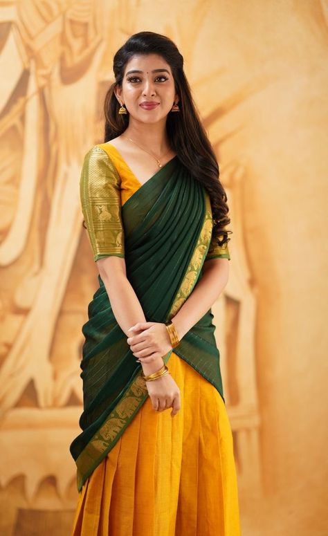 Dawani Designs Kerala Style, Dhawani Designs Kerala, Davani Half Saree Kerala, Saree Wearing Styles, Half Saree Lehenga, Fancy Sarees Party Wear, Saree Poses, Desi Fashion Casual, Indian Saree Blouses Designs