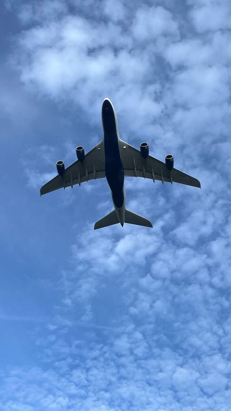 Airplane On Sky, Airplane Blue Aesthetic, Plane Spotting Aesthetic, Blue Airplane Aesthetic, Blue Guy Aesthetic, Plane Flying Aesthetic, Planes Aesthetic, Aeroplane Aesthetic, Planes Wallpaper