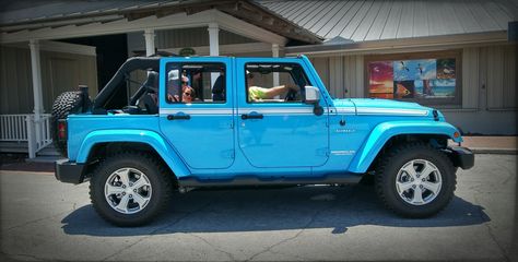 2017 Jeep Chief 4×4 Unlimited Edition- hard top off. Kind of obsessed with my new vehicle. Blue Jeep Wrangler, Jeep Sahara, White Jeep, Blue Jeep, Jeep Jeep, Jeep 4x4, Jeep Girl, Jeep Truck, Wrangler Unlimited