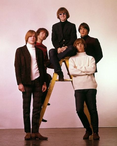 Byrds Band, Cuban Boots, Mod 60s Fashion, 60s Denim, Guy With Glasses, Chris Hillman, Roger Mcguinn, Michael Clarke, 1960s London