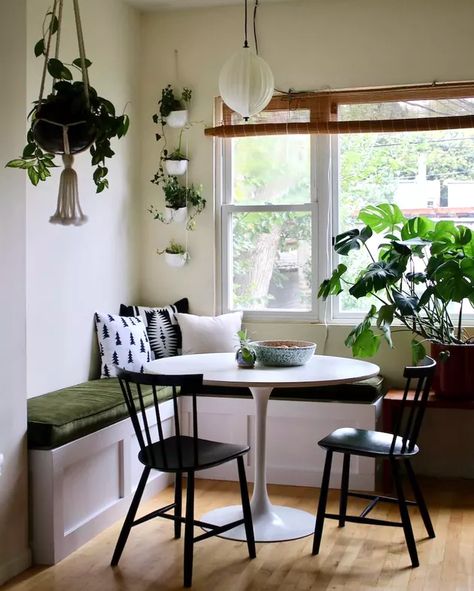 Laundry Reno, Magnolia House, Acrylic Dining Chairs, Dining Corner, Beautiful Breakfast, Room Styling, Breakfast Nooks, Nook Ideas, Casa Vintage