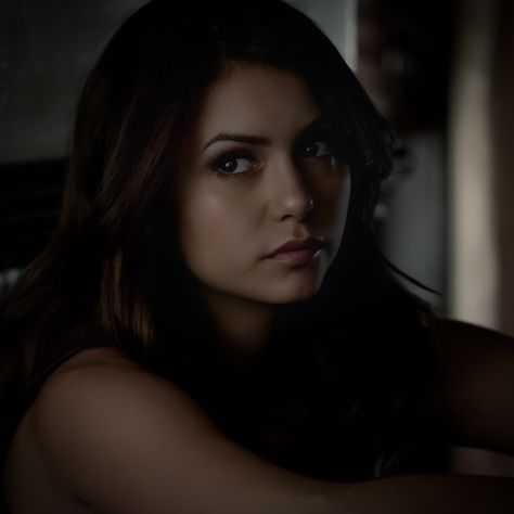 Graveyard Girl, The Vampire Diaries Characters, Cabello Hair, Vampire Queen, Katherine Pierce, Elena Gilbert, Sci Fi Movies, Nina Dobrev, Profile Pics