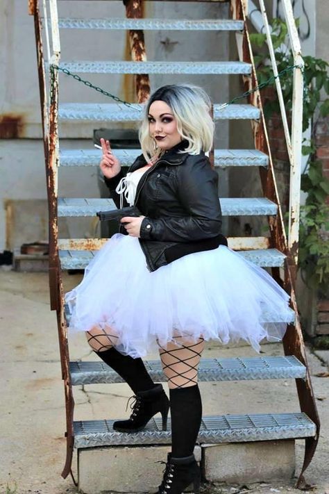 #Tiffany #Chucky #ChildsPlay #FemaleCosplay #Halloween Bride Of Chucky Photoshoot, Bride Of Chucky Diy Costume, Plus Size Bride Of Chucky Costume, Plus Size Tiffany Costume, Plus Size Elf Cosplay, Bride Of Chucky Cosplay, Blonde Female Halloween Costumes, Diy Tiffany Costume Chucky, Bride Of Chucky Costume Woman