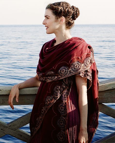 Rachel Weisz Agora, Ancient Greek Fashion Woman, Ancient Greek Dress Aesthetic, Fantasy Movie Costumes, Ancient Dress Aesthetic, Ancient Greek Aesthetic Fashion, Ancient Greece Aesthetic Dress, Greek Dresses Style Ancient Greece, Ancient Greek Women Clothing