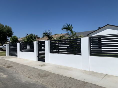 Modern House Fence Design Front Yards, Grill Designs, Fence Wall Design, House Fence, Home Gate Design, Gate Wall Design, Gate Designs Modern, Fence Gate Design, House Fence Design