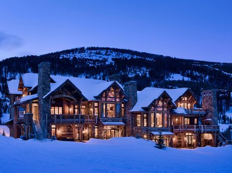 Slopeside Chalets is a picturesque two-storey ski lodge located in the exclusive Yellowstone Club in Big Sky, Montana Ski Chalet Exterior, Chalet Exterior, Cabin Mansion, Ski House, Big Sky Country, Winter Cabin, Ski Chalet, Log Cabin Homes, Mountain Homes