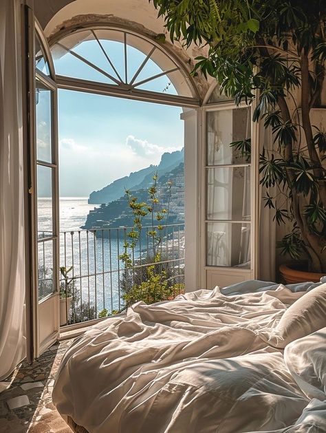 Italian House Interior Bedrooms, Apartment In Italy Aesthetic, Boho Mansion, Italy House Aesthetic, Italy Apartment Aesthetic, Big House Aesthetic, Home Astethic, Vacation Home Ideas, Italy Bedroom