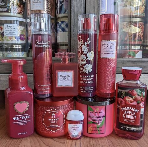 Red Shower Routine, Red Skin Care Aesthetic, Red Skincare Products, Red Skincare Aesthetic, Cherry Body Care, Christmas Body Care, Red Skin Care, Bath And Body Works Aesthetic, Body Care Aesthetic