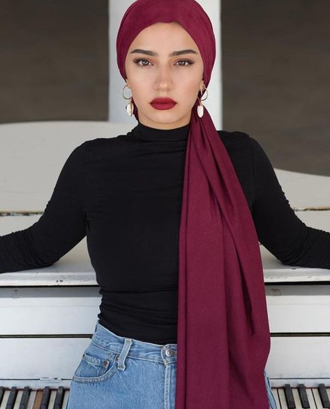 How To Wear Hijab-18 Hijab Tutorials & Styles To Try In 2020 Hijab Fashion Casual, Bald Style, Hijab Turban Style, Minimal Stil, How To Wear Hijab, Estilo Hijab, Turban Hijab, Stile Hijab, Head Coverings