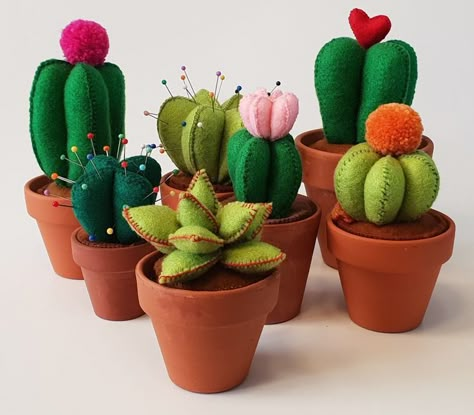 Plush Plant, Fabric Cactus, Felt Sculpture, Cactus Craft, Diy Sewing Gifts, Sculpture Decor, Pin Cushions Patterns, Tabletop Display, Fabric Toys