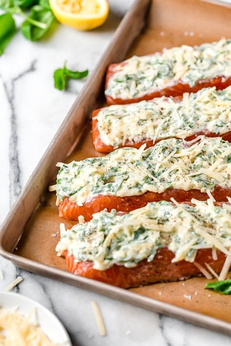 I'm obsessed with this Air Fryer Basil-Parmesan Salmon recipe! Making salmon in the air fryer is quick and easy, and the fish comes out so juicy inside. Salmon In The Air Fryer, Crusted Salmon Recipes, Parmesan Crusted Salmon, Parmesan Salmon, Salmon Recipes Baked Healthy, Healthy Salmon Recipes, Diner Recept, Crusted Salmon, Baked Salmon Recipes