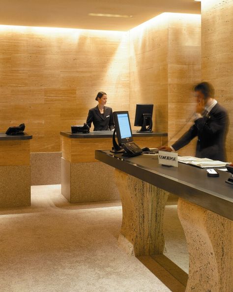 Concierge desk Park Hyatt Milan - Milano milan.park.hyatt.com  #milan #luxury #hotel Hotel Concierge Desk, Milan Hotels, Milan Luxury, Lobby Desks, Front Desk Hotel, Concierge Desk, Desk Luxury, Hotel Reception Desk, Host Stand