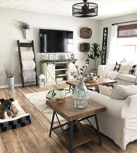 Farmhouse Style on Instagram: “This farmhouse inspired family room is gorgeous! 😍 What is your favorite piece of decor in this room? 👀 Tag a friend who will love this…” Furnitur Ruang Keluarga, Rustic Farmhouse Living Room, Modern Farmhouse Living, Home Office Inspiration, Flat Screen Tv, Modern Farmhouse Living Room, Small Space Living Room, Small Living Room Decor, Trendy Living Rooms