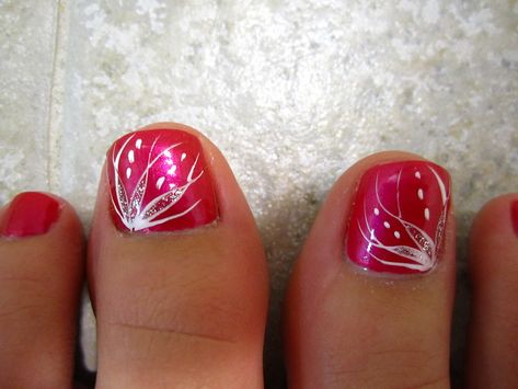 Cute Summer Pedicure, Coral Toe Nails, Flower Pedicure Designs, Flower Toe Nails, Coral Nails With Design, Pedicure Designs Summer, Nail Natural, Graduation Ball, Toenail Designs Summer