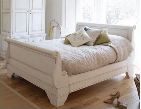 annie sloan chalk paint | The Crafty Bird Blog Bed Makeover Paint, Sleigh Bed Makeover, Sleigh Bed Painted, Chalk Paint Bed, White Sleigh Bed, Guest Room Furniture, Bed Makeover, Chalk Paint Furniture Diy, Chic Bedrooms