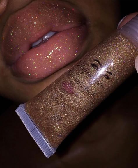 Glitter Gloss Lips, Gold Glitter Lipgloss, Sparkly Lipgloss, Glittery Lip Gloss, 90s Janet Jackson, Light And Dark Photography, Prom Lips, Glittery Lips, Orange Lip Gloss