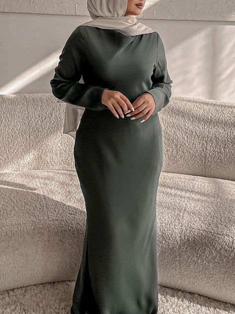 Find the perfect satin dress for any and every occasion at Veiled Collection! #fashion #modestwear #modestfashion #style #hijab #veiled Graduation Outfit Hijab, Satin Dress Graduation, Veiled Collection, Modest Hijabi Outfits, Hijab Store, Dresses Hijab, Veiled Woman, Modest Fashion Hijab, Dress Graduation