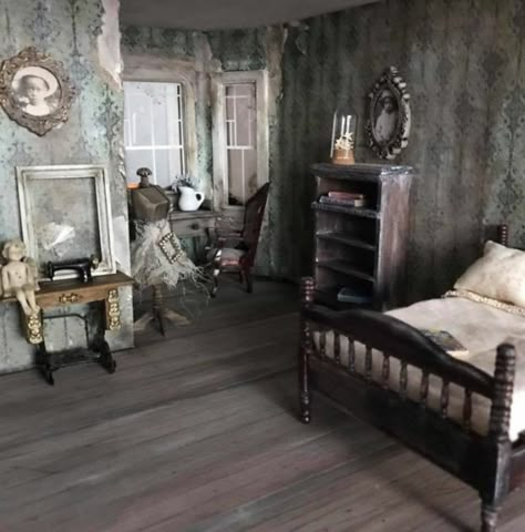 Room Escape Games, Creepy Houses, Haunted Dollhouse, Escape Games, Escape Rooms, Miniature Rooms, Wooden Dollhouse, House Room, Escape Room